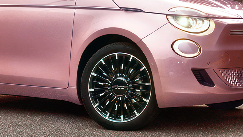 Fiat 500e 17" alloy wheels